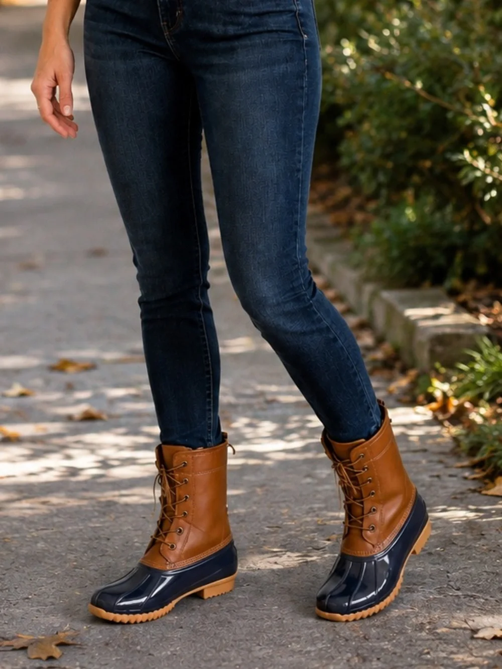 The original Sporto duck boot navy blue women’s size 9 plaid flannel lining